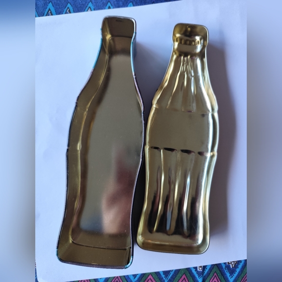 Vintage Coke Bottle Shaped Metal Tin Collectable Gift Box 1996 - Picture 4 of 11